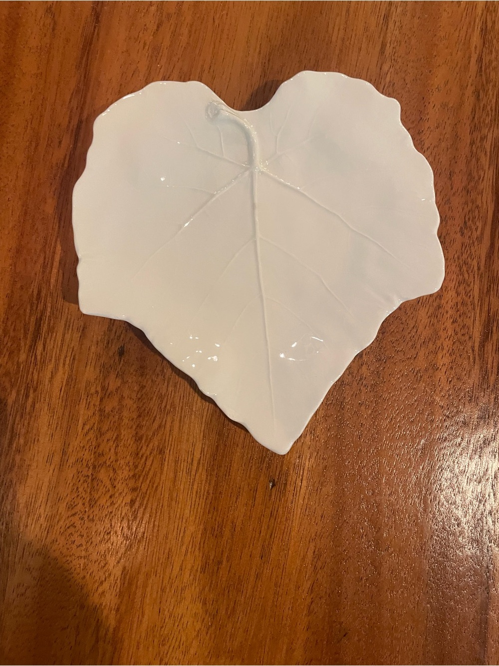 White Vietri Leaf-Shaped Ceramic Dish or Spoon Rest